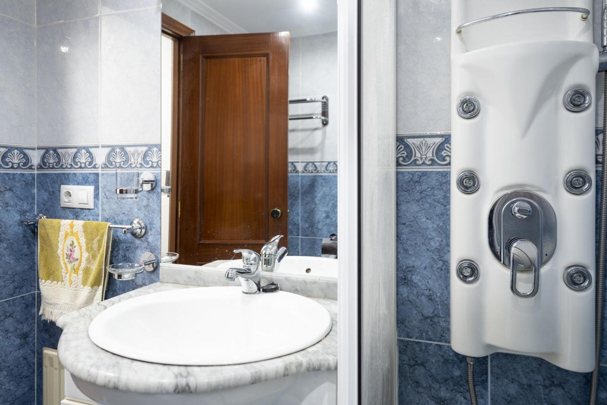 Castilla Con Parking Apartamento *
